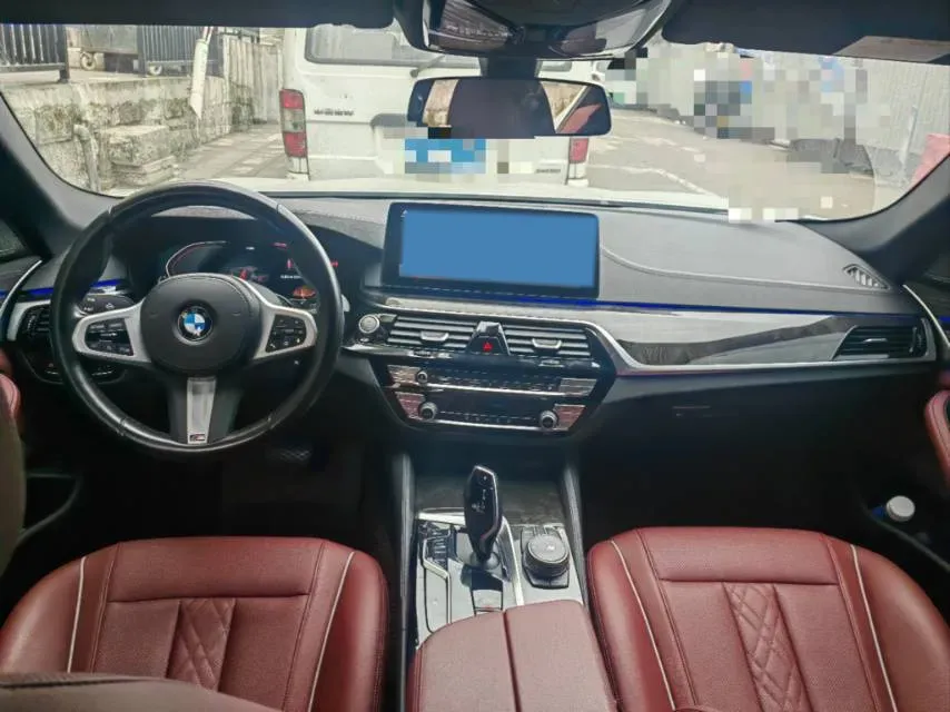 2022 BMW 5 Series 2.0T 184HP L4 8AT,autocango,china used car exporter,china ev exporter,chinese used car exporter,chinese used ev exporter