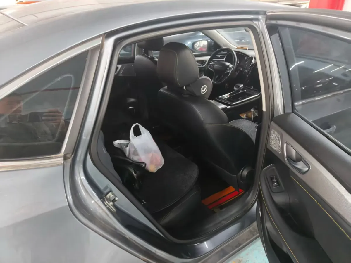 2020 Roewe i6 MAX 1.5T 169HP L4 AMT PHEV,autocango,china used car exporter,china ev exporter,chinese used car exporter,chinese used ev exporter