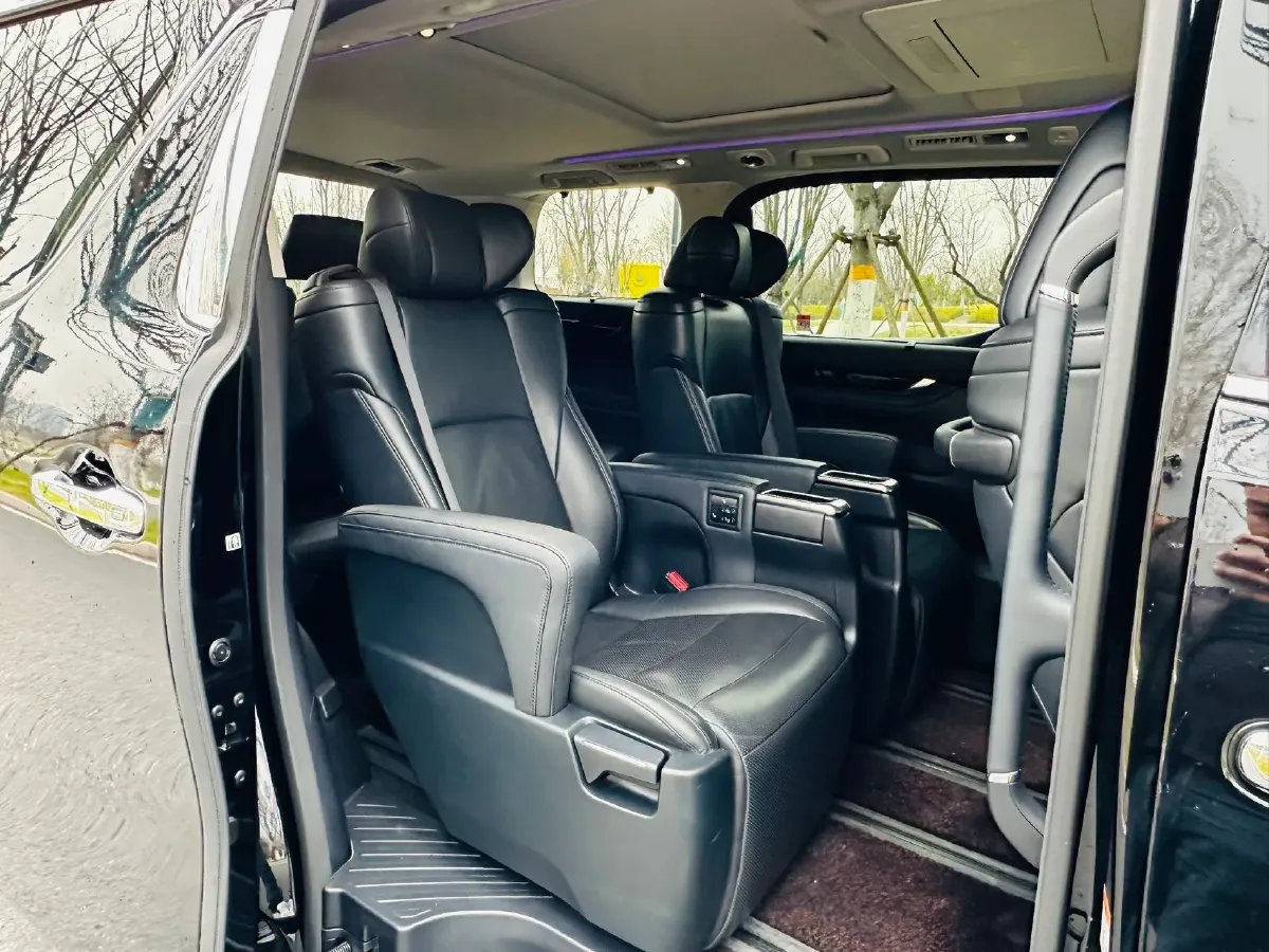 2023 Toyota Vellfire 2.5L 117HP L4 E-CVT Hybrid,autocango,china used car exporter,china ev exporter,chinese used car exporter,chinese used ev exporter