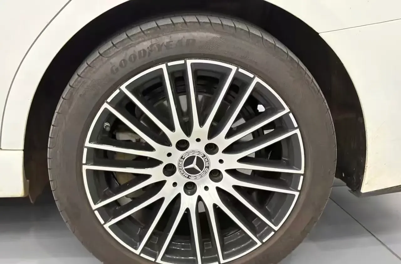 2025 Mercedes-Benz C Class 1.5T 204HP L4 9AT,autocango,china used car exporter,china ev exporter,chinese used car exporter,chinese used ev exporter