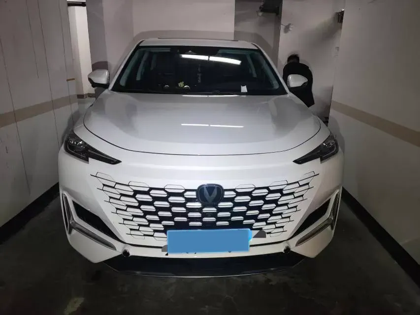 2024 ChangAn UNI-K 2.0T 233HP L4 8AT,autocango,china used car exporter,china ev exporter,chinese used car exporter,chinese used ev exporter