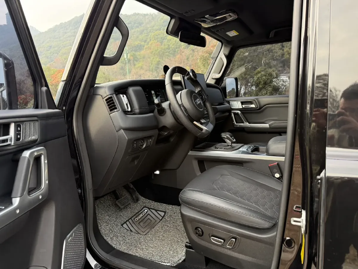 2025 212 212 T01 2.0T 252HP L4 8AT,autocango,china used car exporter,china ev exporter,chinese used car exporter,chinese used ev exporter