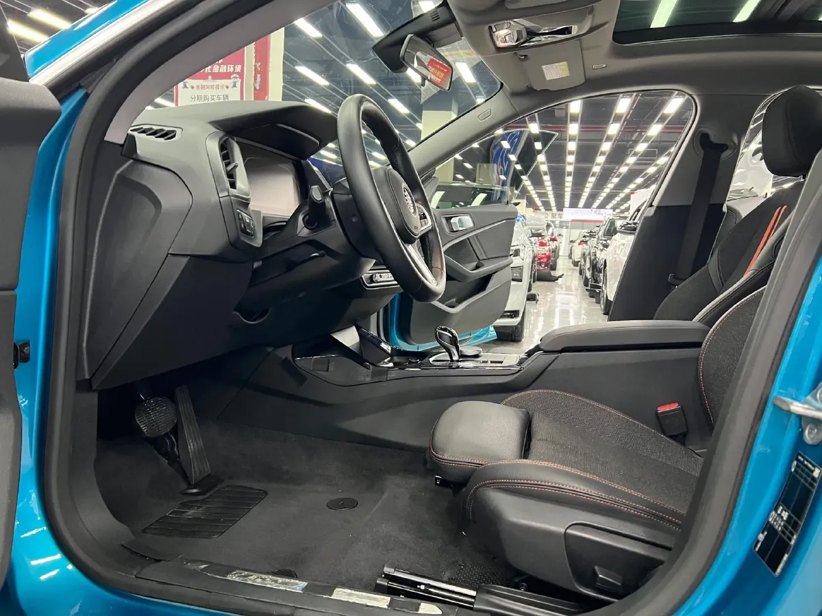 2021 BMW 2 Series 2.0T 192HP L4 7DCT,autocango,china used car exporter,china ev exporter,chinese used car exporter,chinese used ev exporter