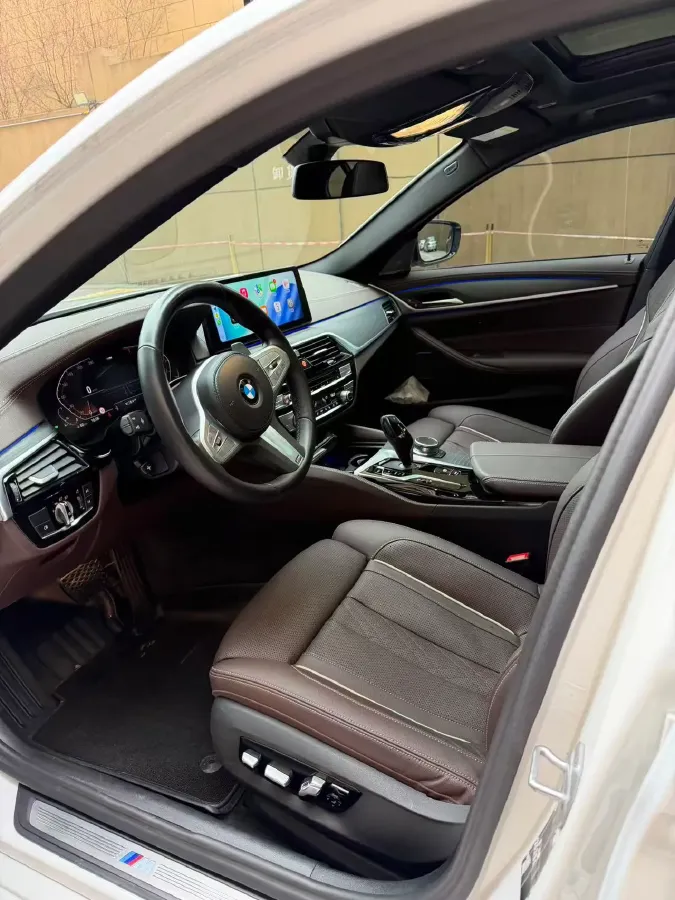 2023 BMW 5 Series 2.0T 245HP L4 8AT,autocango,china used car exporter,china ev exporter,chinese used car exporter,chinese used ev exporter