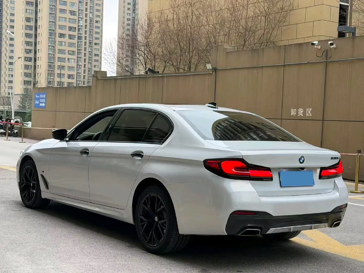 2023 BMW 5 Series 2.0T 245HP L4 8AT,autocango,china used car exporter,china ev exporter,chinese used car exporter,chinese used ev exporter