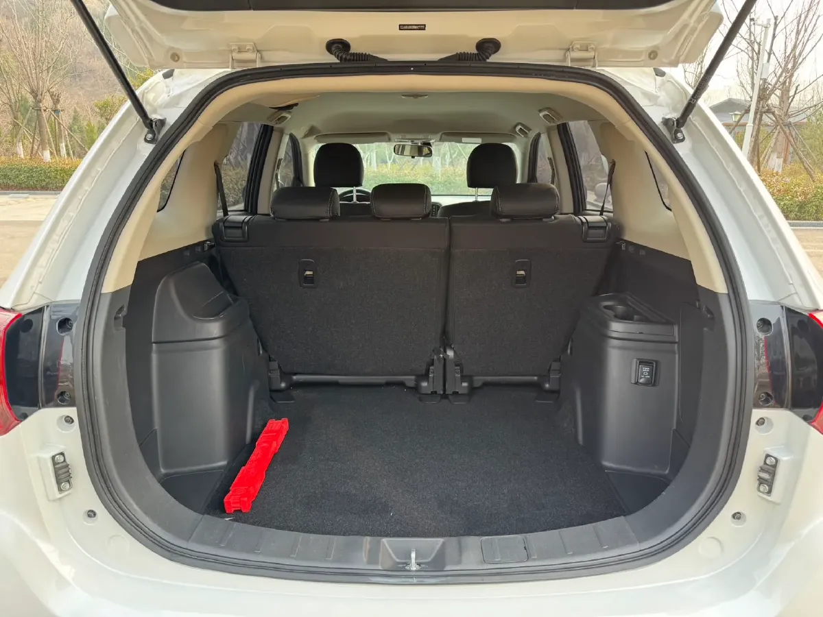 2021 Mitsubishi Outlander 2.0L 166HP L4 CVT,autocango,china used car exporter,china ev exporter,chinese used car exporter,chinese used ev exporter