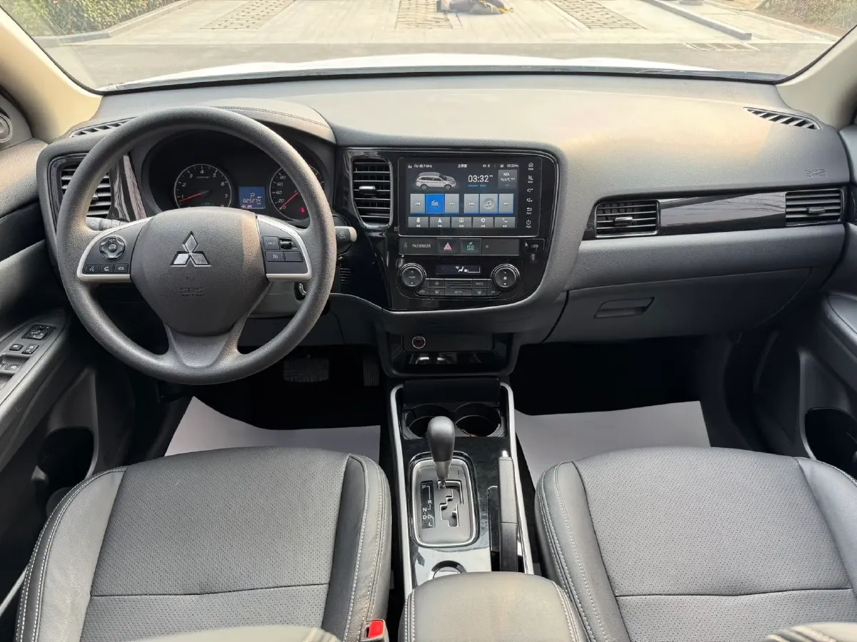 2021 Mitsubishi Outlander 2.0L 166HP L4 CVT,autocango,china used car exporter,china ev exporter,chinese used car exporter,chinese used ev exporter