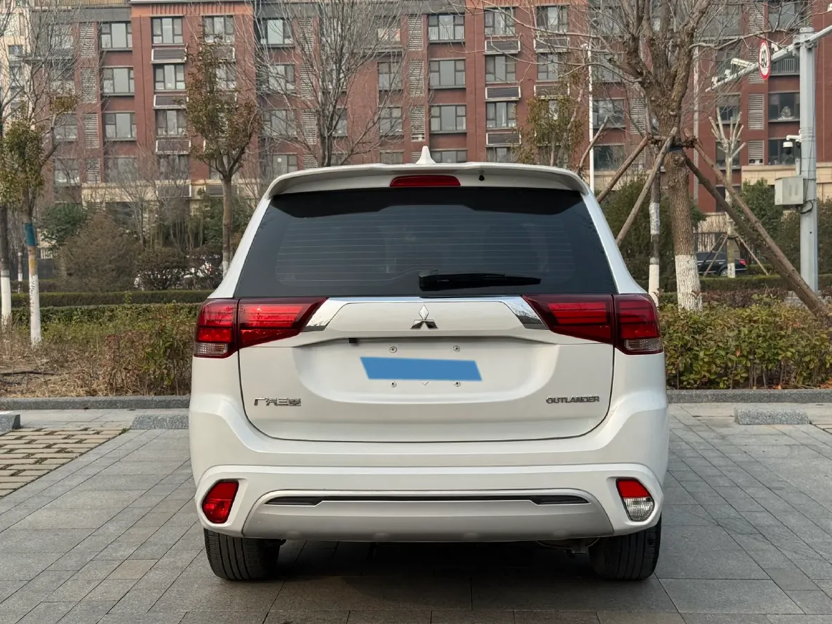2021 Mitsubishi Outlander 2.0L 166HP L4 CVT,autocango,china used car exporter,china ev exporter,chinese used car exporter,chinese used ev exporter