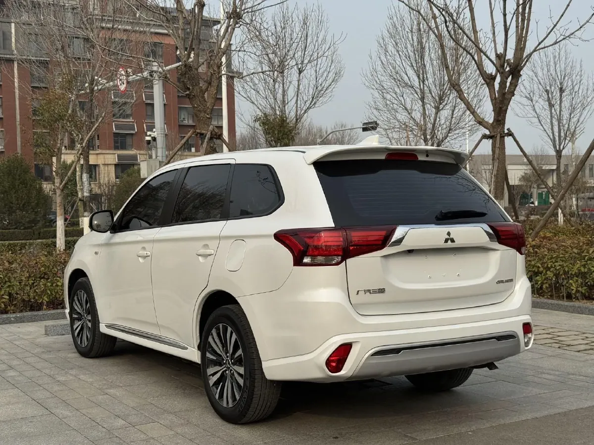 2021 Mitsubishi Outlander 2.0L 166HP L4 CVT,autocango,china used car exporter,china ev exporter,chinese used car exporter,chinese used ev exporter