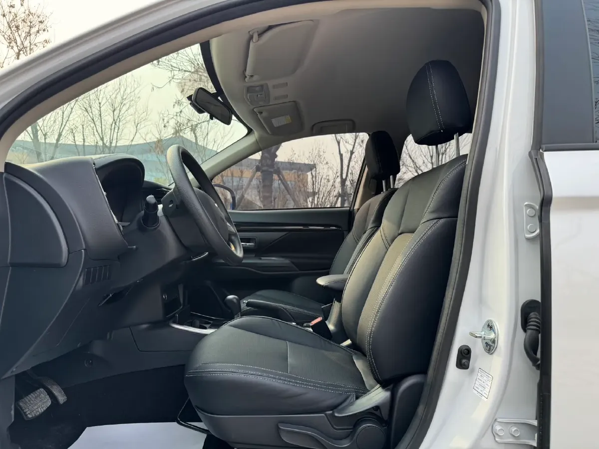 2021 Mitsubishi Outlander 2.0L 166HP L4 CVT,autocango,china used car exporter,china ev exporter,chinese used car exporter,chinese used ev exporter