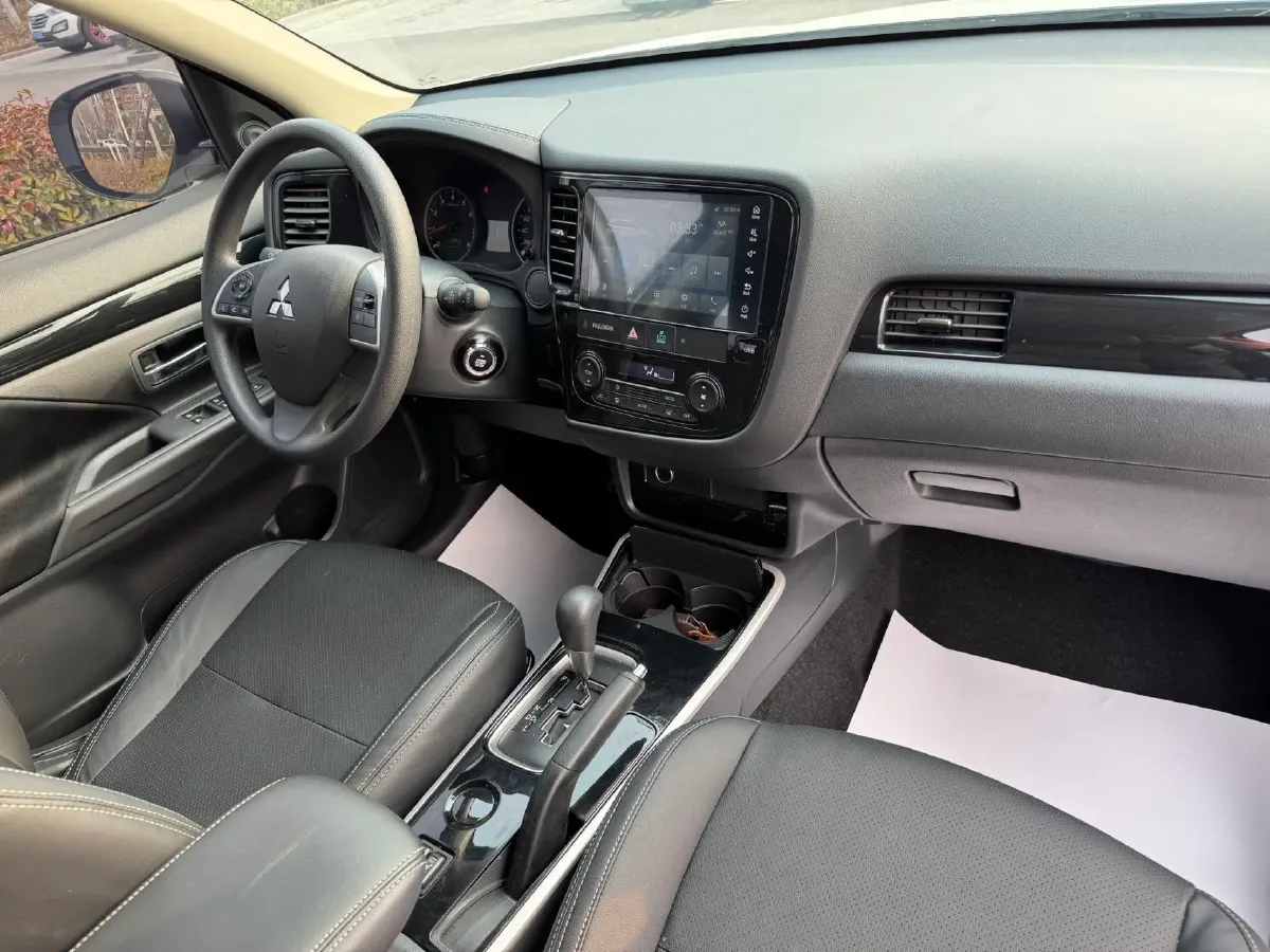 2021 Mitsubishi Outlander 2.0L 166HP L4 CVT,autocango,china used car exporter,china ev exporter,chinese used car exporter,chinese used ev exporter