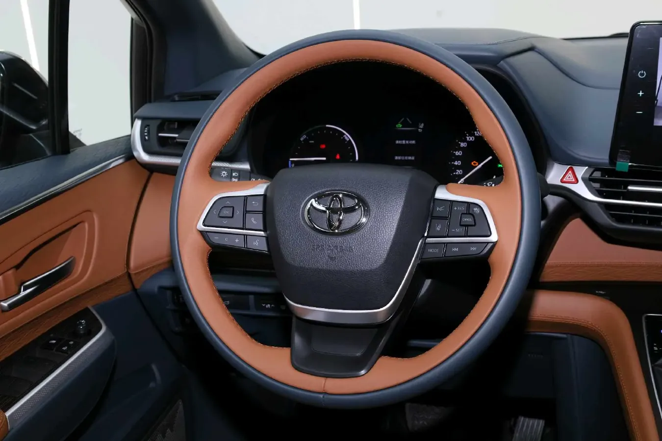 2024 Toyota Granvia 2.5L 189HP L4 E-CVT Hybrid,autocango,china used car exporter,china ev exporter,chinese used car exporter,chinese used ev exporter