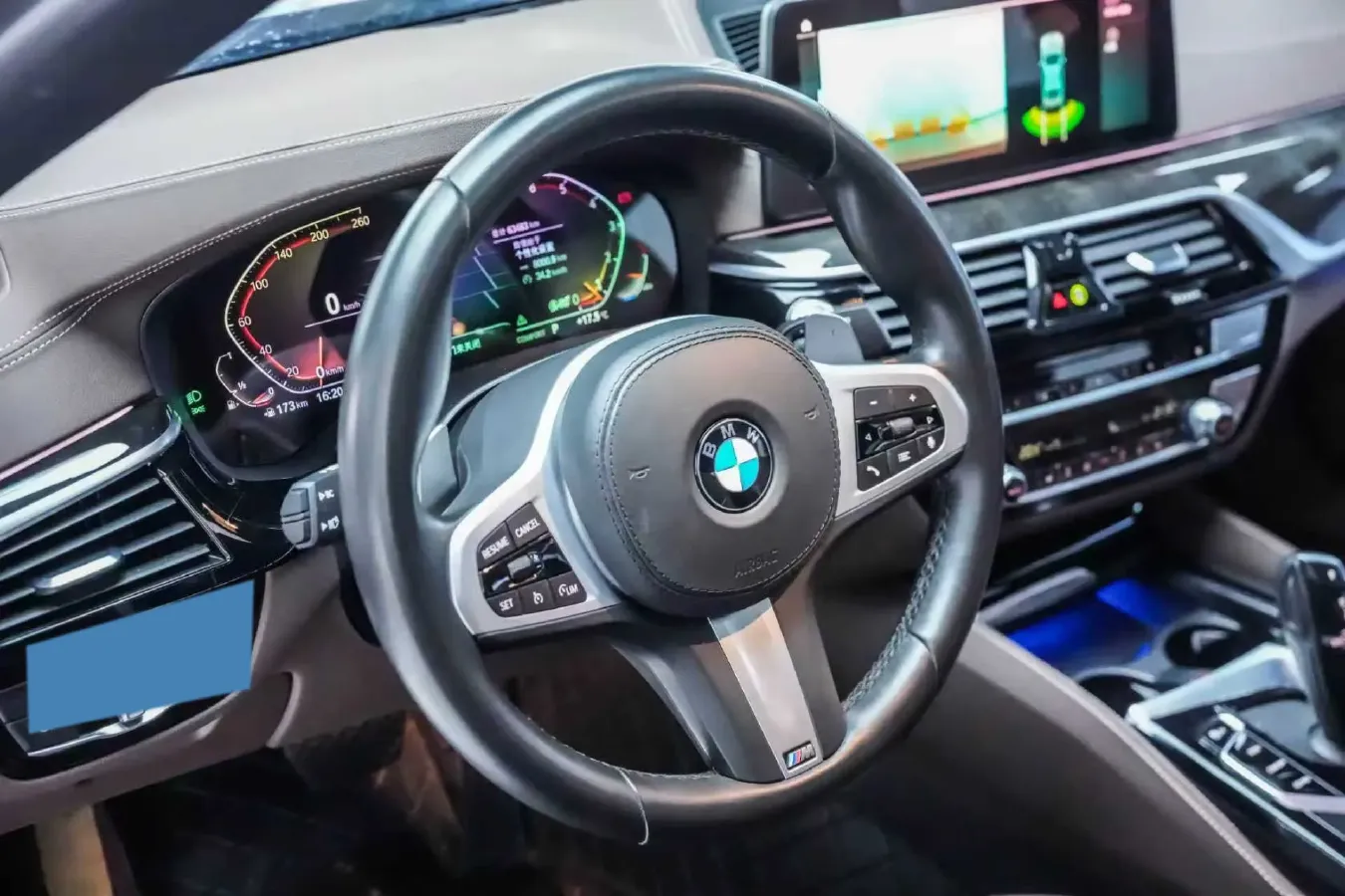 2022 BMW 5 Series 2.0T 252HP L4 8AT,autocango,china used car exporter,china ev exporter,chinese used car exporter,chinese used ev exporter