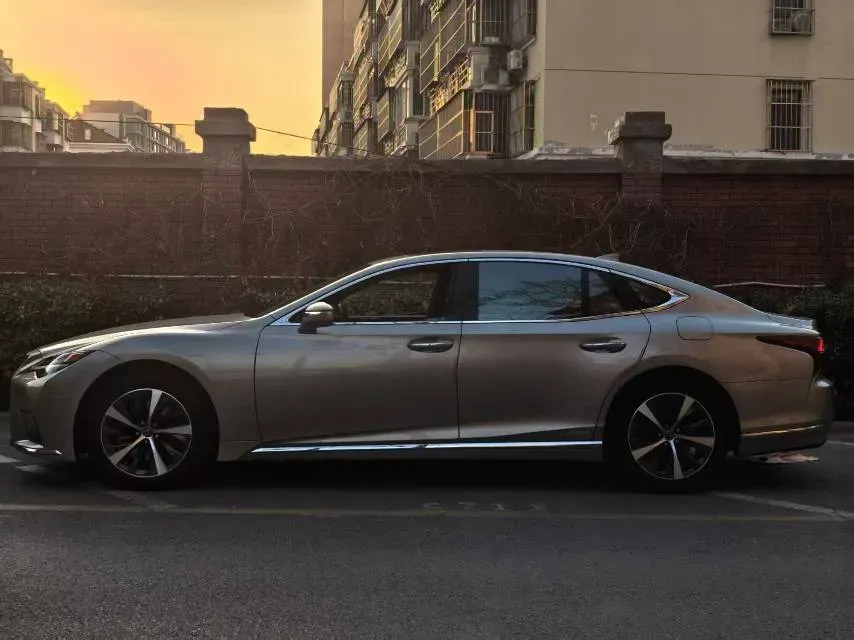 2021 Lexus LS 3.5L 299HP V6 E-CVT Hybrid,autocango,china used car exporter,china ev exporter,chinese used car exporter,chinese used ev exporter