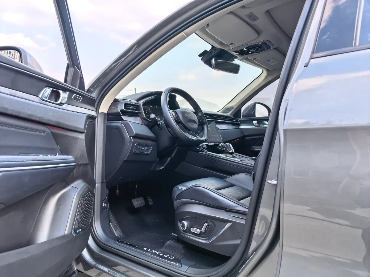 2021 LYNK&CO 01 2.0T 218HP L4 8AT,autocango,china used car exporter,china ev exporter,chinese used car exporter,chinese used ev exporter