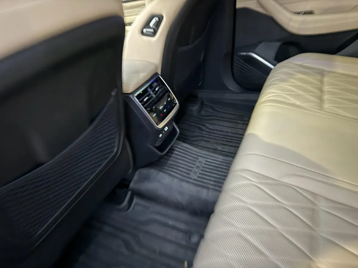 2025 Geely Monjaro 2.0T 238HP L4 8AT,autocango,china used car exporter,china ev exporter,chinese used car exporter,chinese used ev exporter