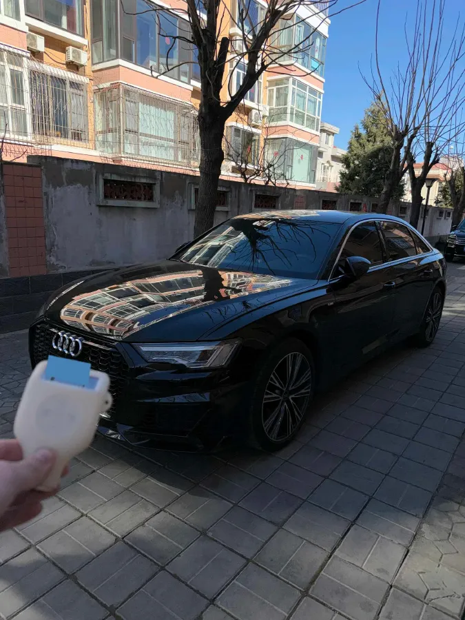 2025 Audi A6L 2.0T 245HP L4 7DCT,autocango,china used car exporter,china ev exporter,chinese used car exporter,chinese used ev exporter