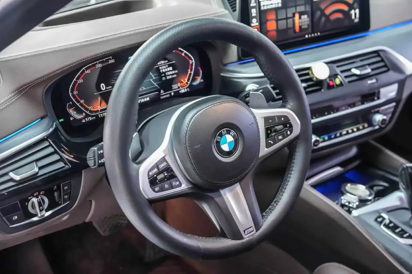 2021 BMW 5 Series 2.0T 252HP L4 8AT,autocango,china used car exporter,china ev exporter,chinese used car exporter,chinese used ev exporter