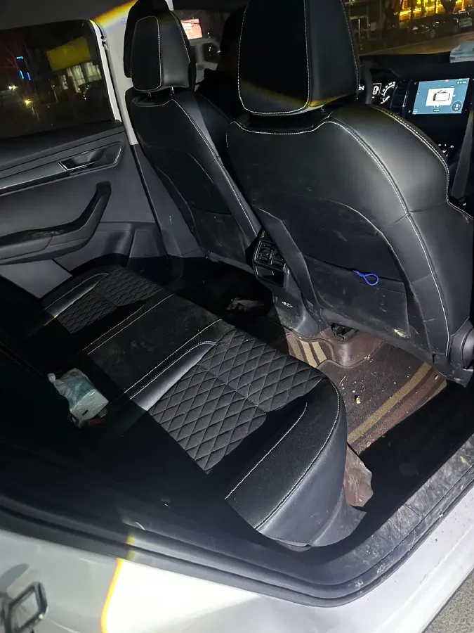 2021 Skoda Karoq 1.4T 150HP L4 7DCT,autocango,china used car exporter,china ev exporter,chinese used car exporter,chinese used ev exporter