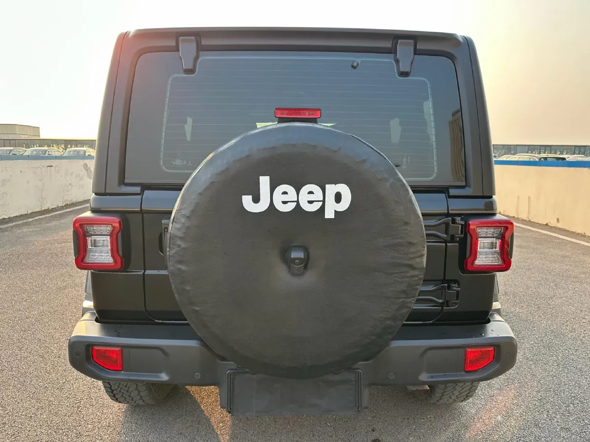 2024 Jeep Wrangler 2.0T 266HP L4 8AT,autocango,china used car exporter,china ev exporter,chinese used car exporter,chinese used ev exporter