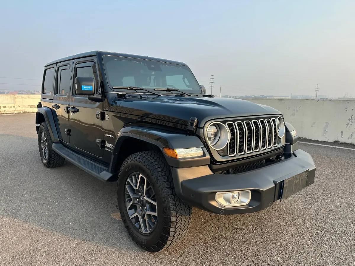 2024 Jeep Wrangler 2.0T 266HP L4 8AT,autocango,china used car exporter,china ev exporter,chinese used car exporter,chinese used ev exporter