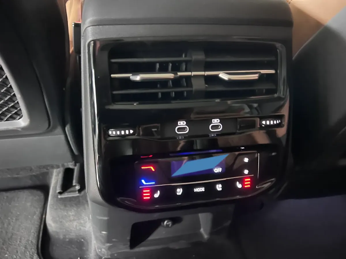 2024 Audi Q6 2.5T 299HP V6 7DCT,autocango,china used car exporter,china ev exporter,chinese used car exporter,chinese used ev exporter