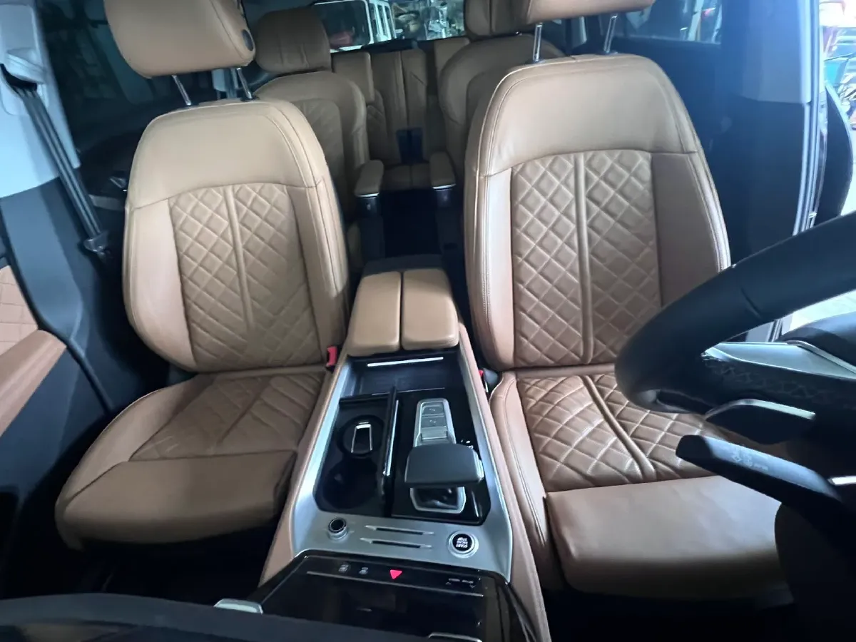 2024 Audi Q6 2.5T 299HP V6 7DCT,autocango,china used car exporter,china ev exporter,chinese used car exporter,chinese used ev exporter