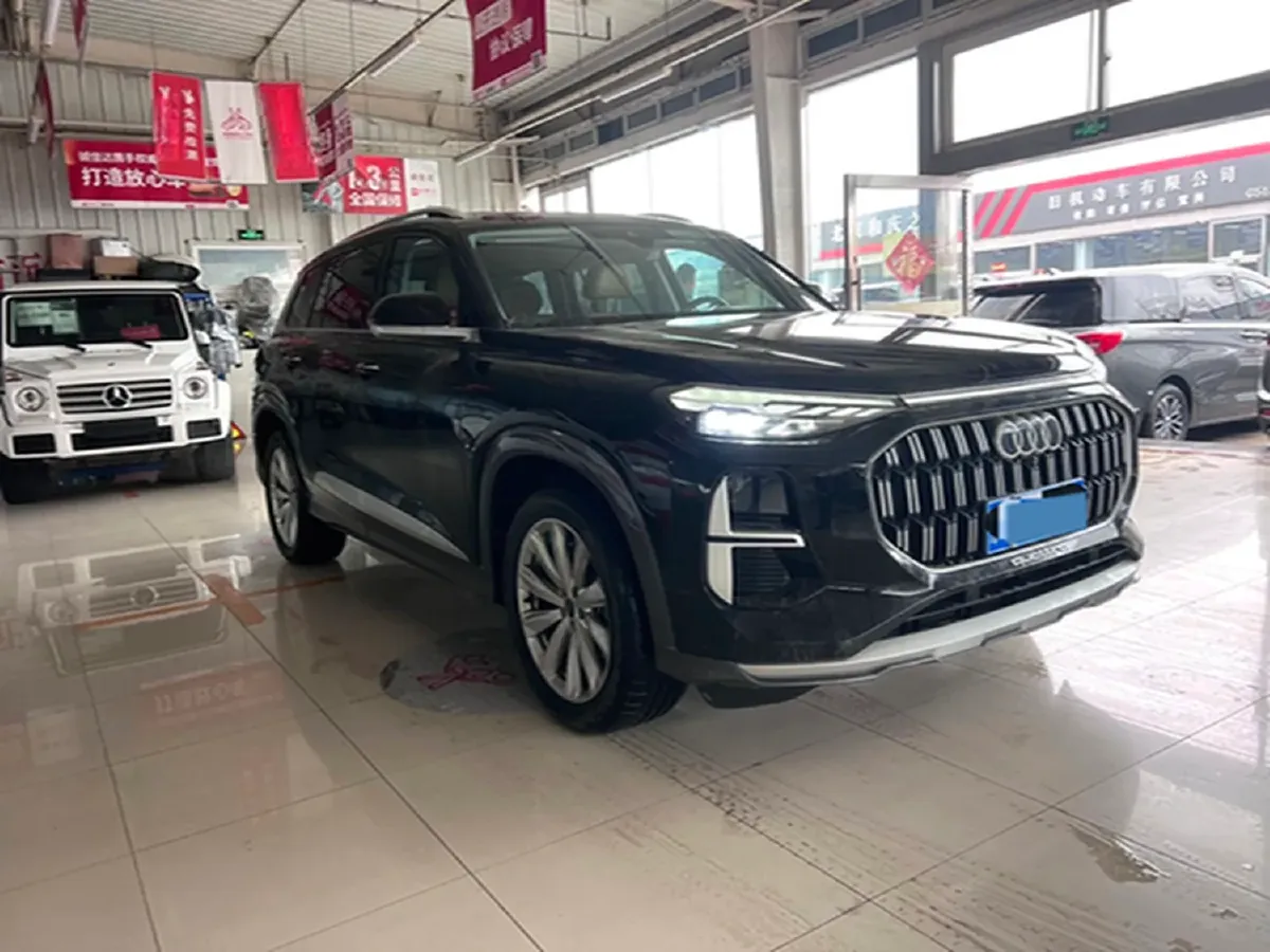 2024 Audi Q6 2.5T 299HP V6 7DCT,autocango,china used car exporter,china ev exporter,chinese used car exporter,chinese used ev exporter