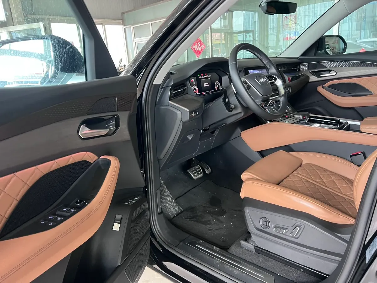 2024 Audi Q6 2.5T 299HP V6 7DCT,autocango,china used car exporter,china ev exporter,chinese used car exporter,chinese used ev exporter