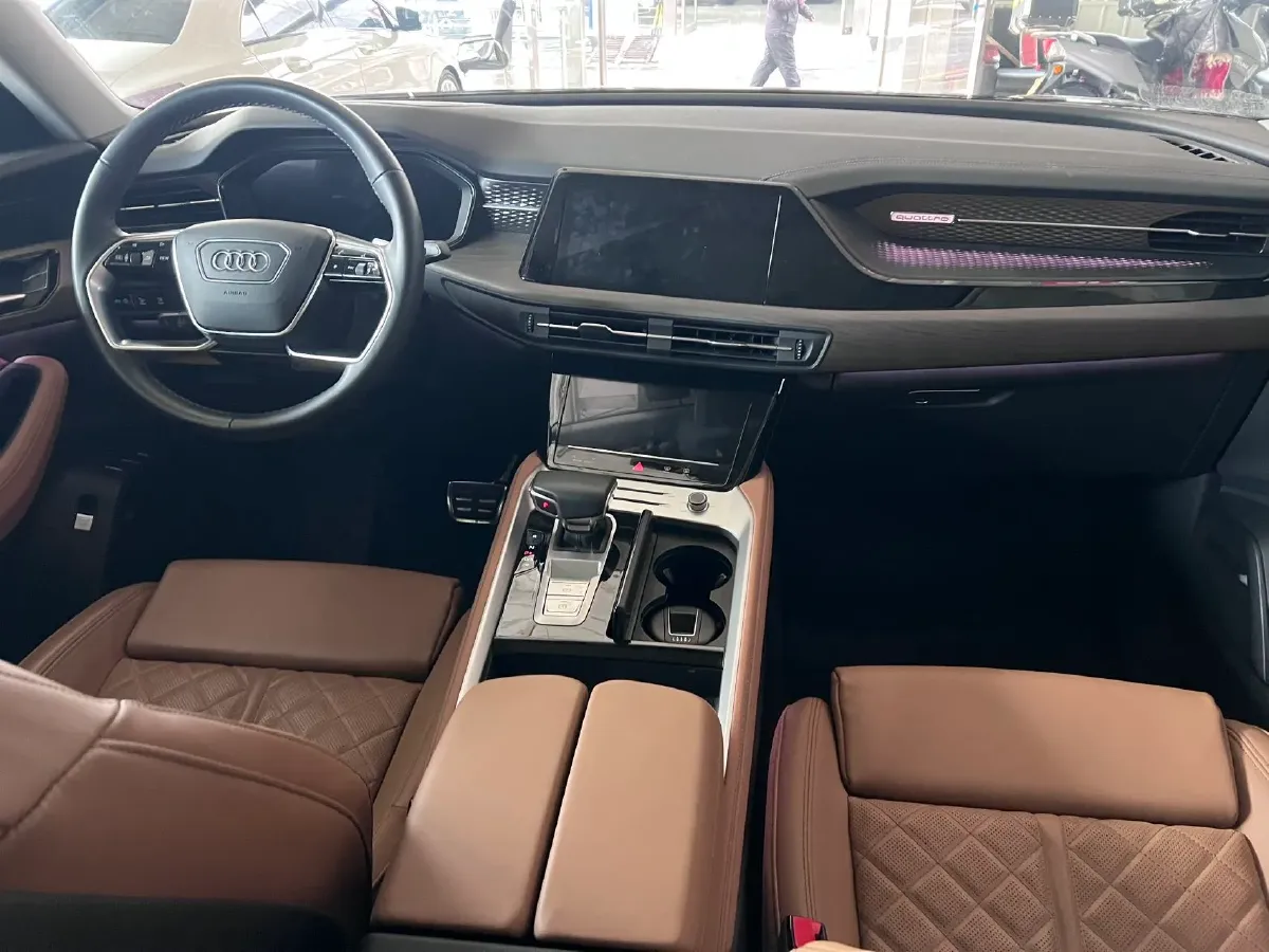 2024 Audi Q6 2.5T 299HP V6 7DCT,autocango,china used car exporter,china ev exporter,chinese used car exporter,chinese used ev exporter