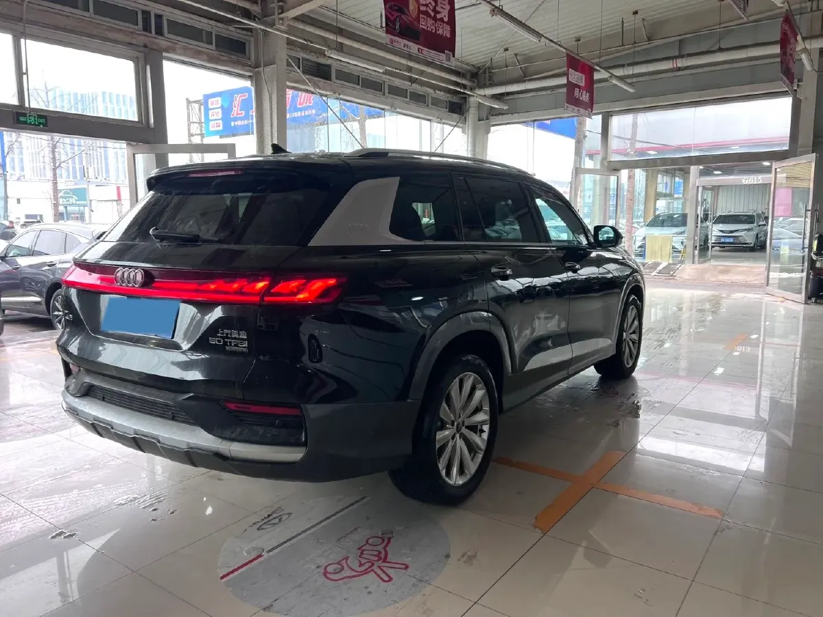 2024 Audi Q6 2.5T 299HP V6 7DCT,autocango,china used car exporter,china ev exporter,chinese used car exporter,chinese used ev exporter