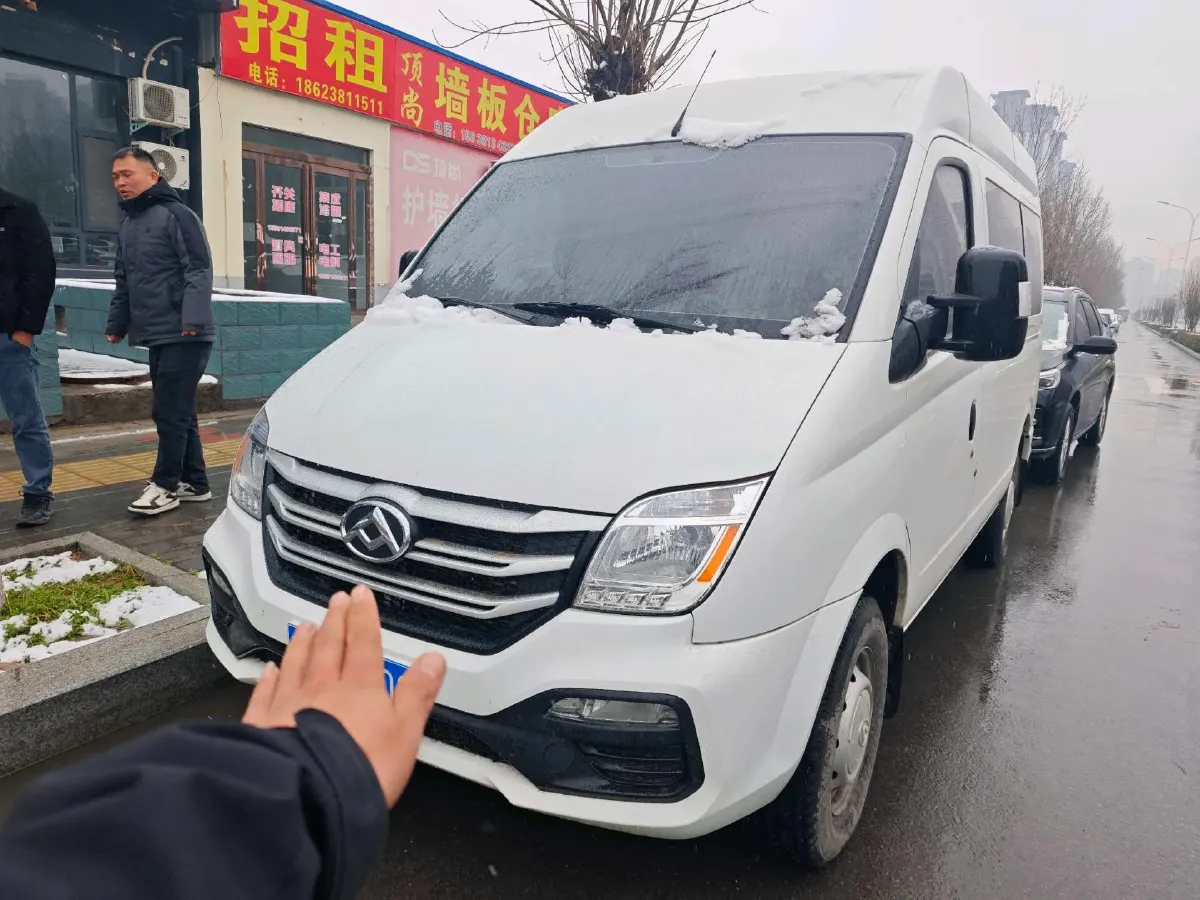 2021 MAXUS XinTu V80 2.0T 139HP L4 6MT,autocango,china used car exporter,china ev exporter,chinese used car exporter,chinese used ev exporter