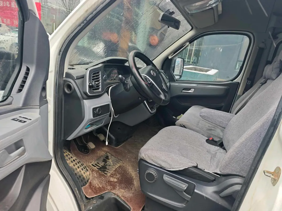 2021 MAXUS XinTu V80 2.0T 139HP L4 6MT,autocango,china used car exporter,china ev exporter,chinese used car exporter,chinese used ev exporter