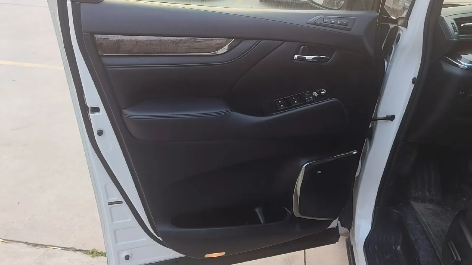 2018 Toyota Alphard 3.5L 301HP V6 8AT,autocango,china used car exporter,china ev exporter,chinese used car exporter,chinese used ev exporter