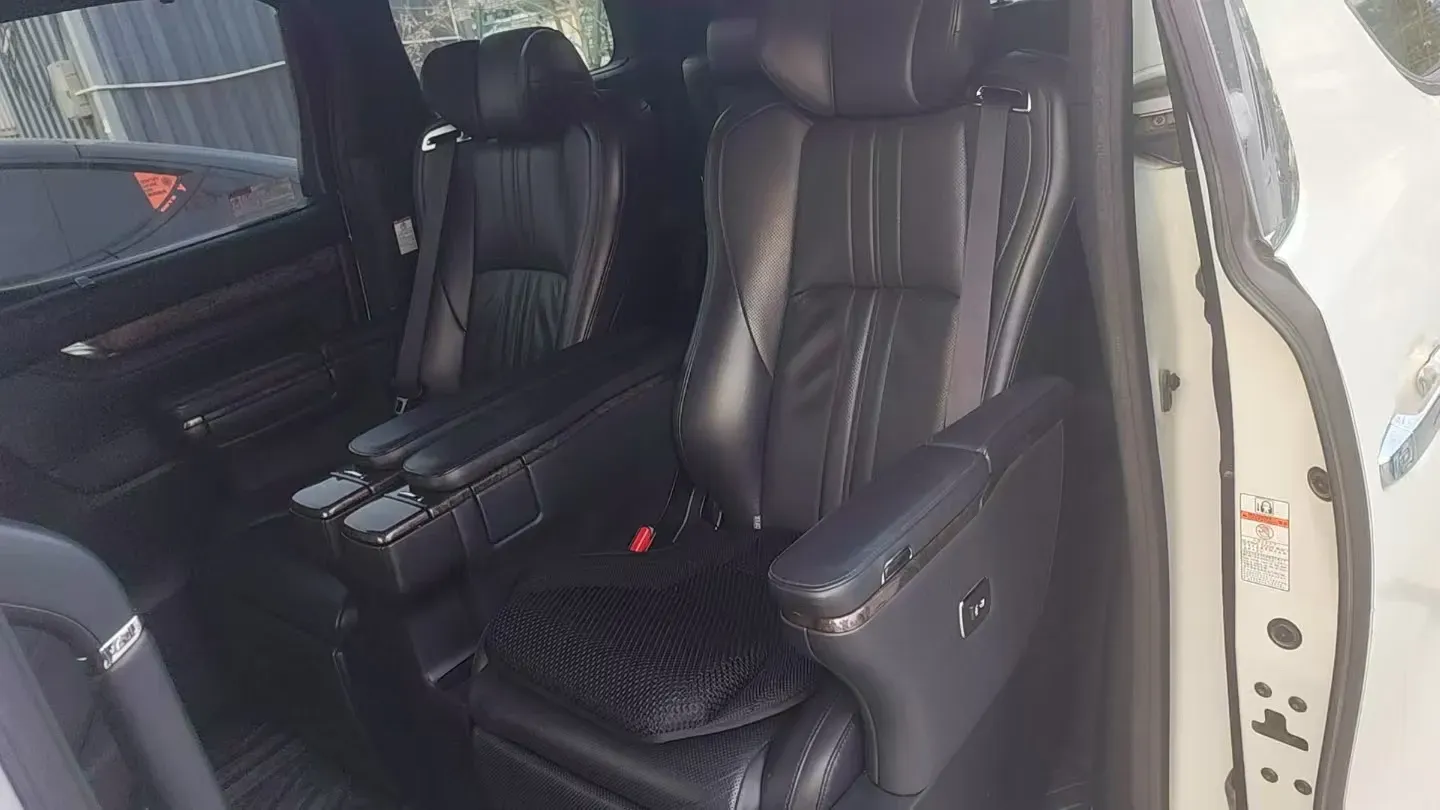 2018 Toyota Alphard 3.5L 301HP V6 8AT,autocango,china used car exporter,china ev exporter,chinese used car exporter,chinese used ev exporter