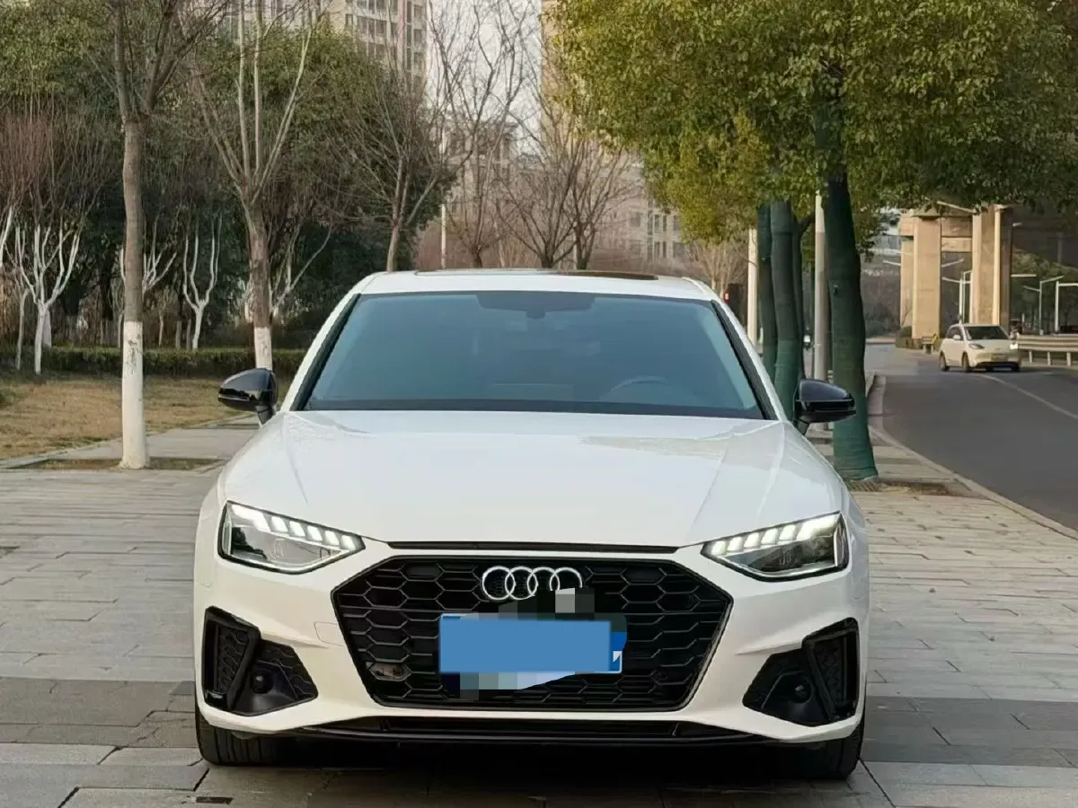 2022 Audi A4L 2.0T 190HP L4 7DCT,autocango,china used car exporter,china ev exporter,chinese used car exporter,chinese used ev exporter