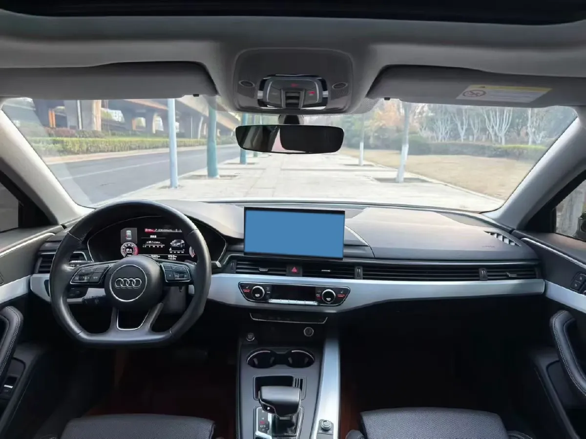 2022 Audi A4L 2.0T 190HP L4 7DCT,autocango,china used car exporter,china ev exporter,chinese used car exporter,chinese used ev exporter