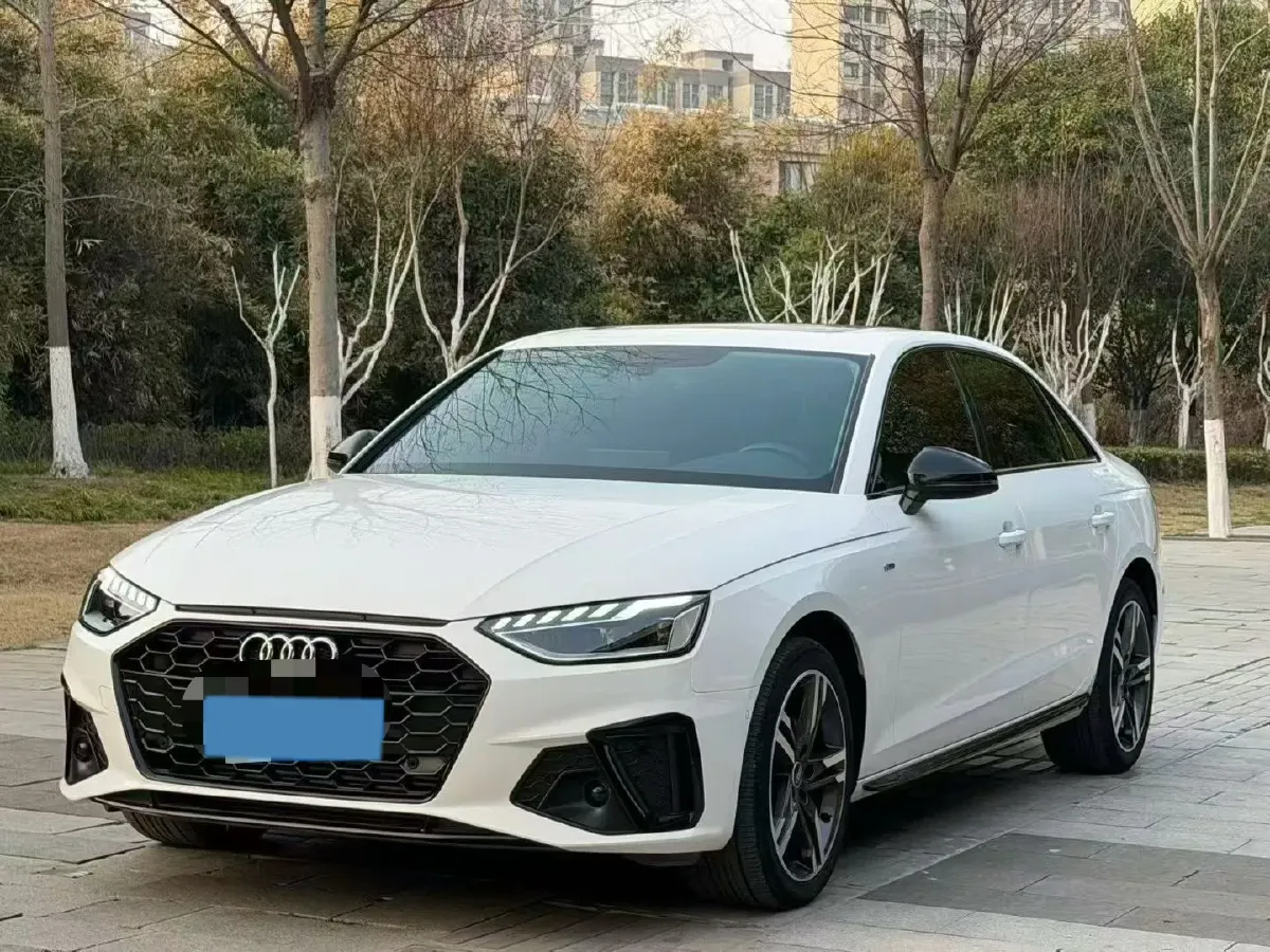 2022 Audi A4L 2.0T 190HP L4 7DCT,autocango,china used car exporter,china ev exporter,chinese used car exporter,chinese used ev exporter