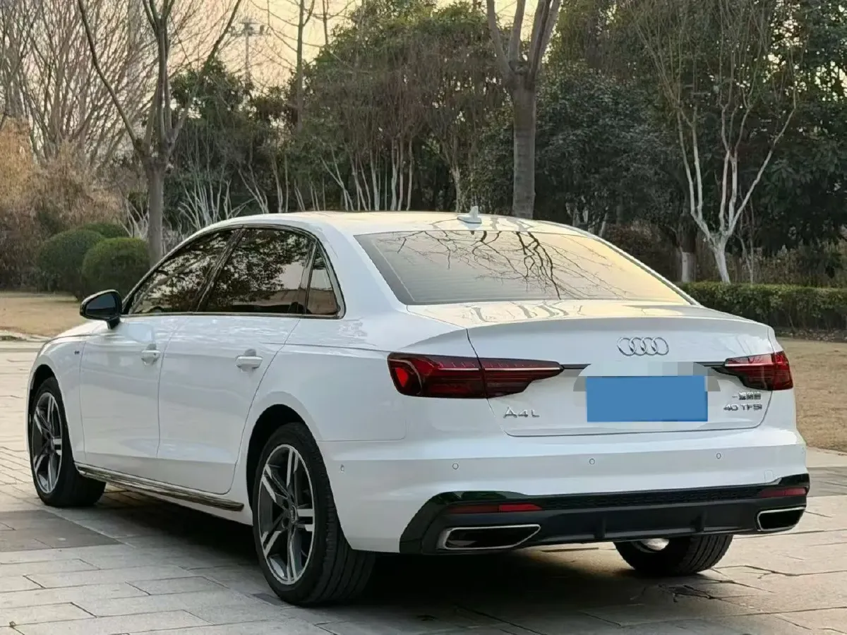 2022 Audi A4L 2.0T 190HP L4 7DCT,autocango,china used car exporter,china ev exporter,chinese used car exporter,chinese used ev exporter