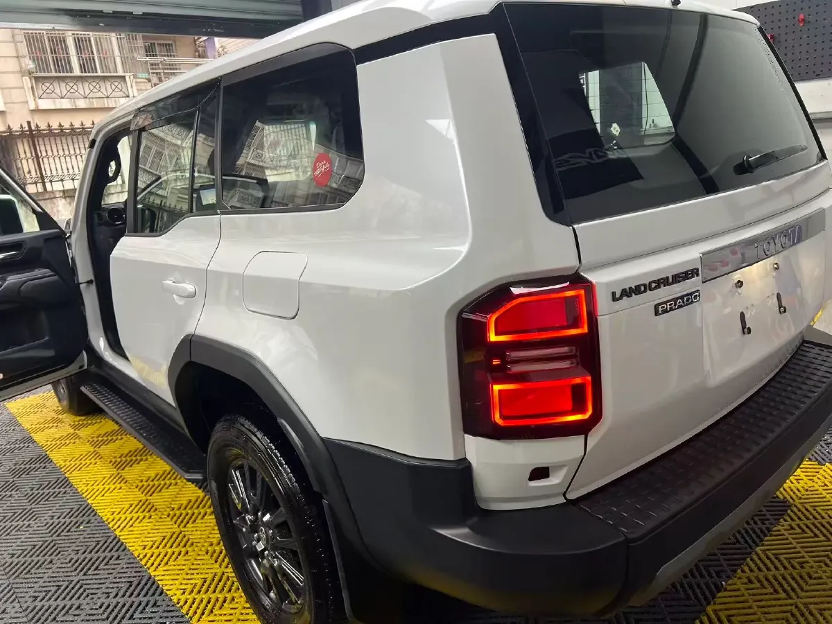 2024 Toyota Land Cruiser Prado 2.4T 282HP L4 8AT Hybrid,autocango,china used car exporter,china ev exporter,chinese used car exporter,chinese used ev exporter