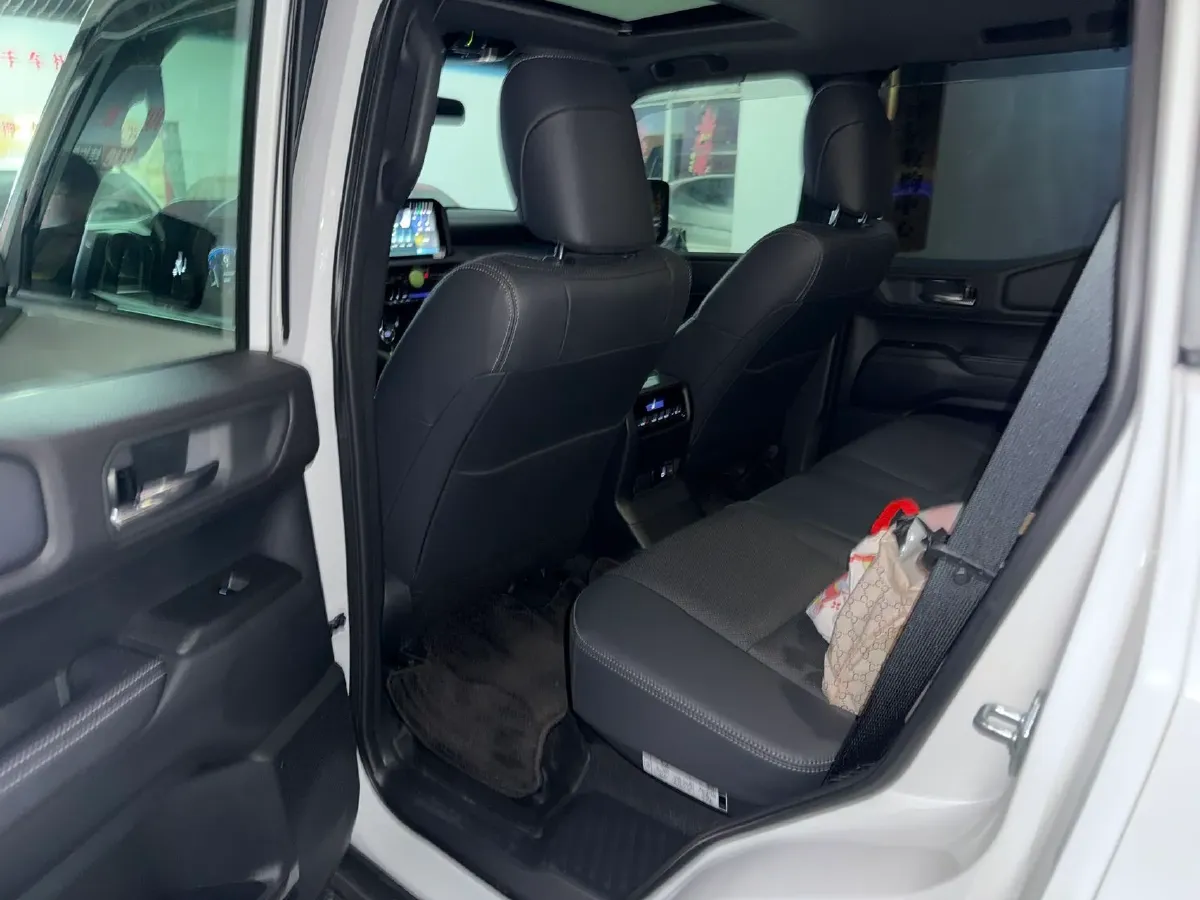 2024 Toyota Land Cruiser Prado 2.4T 282HP L4 8AT Hybrid,autocango,china used car exporter,china ev exporter,chinese used car exporter,chinese used ev exporter
