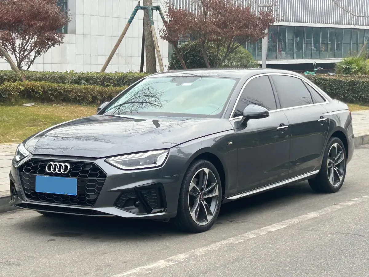 2022 Audi A4L 2.0T 190HP L4 7DCT,autocango,china used car exporter,china ev exporter,chinese used car exporter,chinese used ev exporter