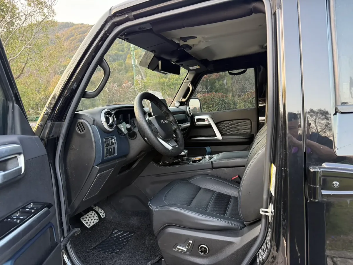 2023 Beijing BJ40 2.0T 224HP L4 8AT,autocango,china used car exporter,china ev exporter,chinese used car exporter,chinese used ev exporter