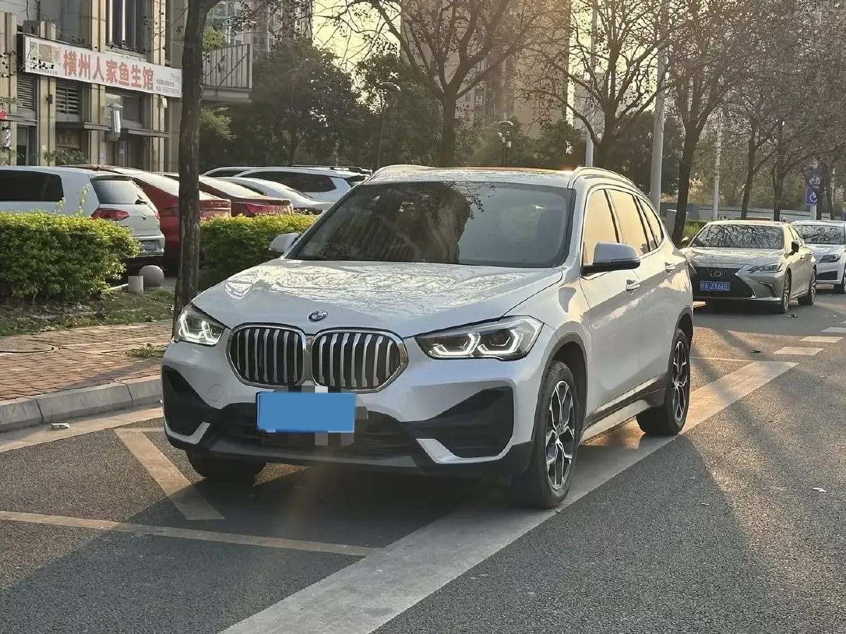 2022 BMW X1 2.0T 192HP L4 7DCT,autocango,china used car exporter,china ev exporter,chinese used car exporter,chinese used ev exporter