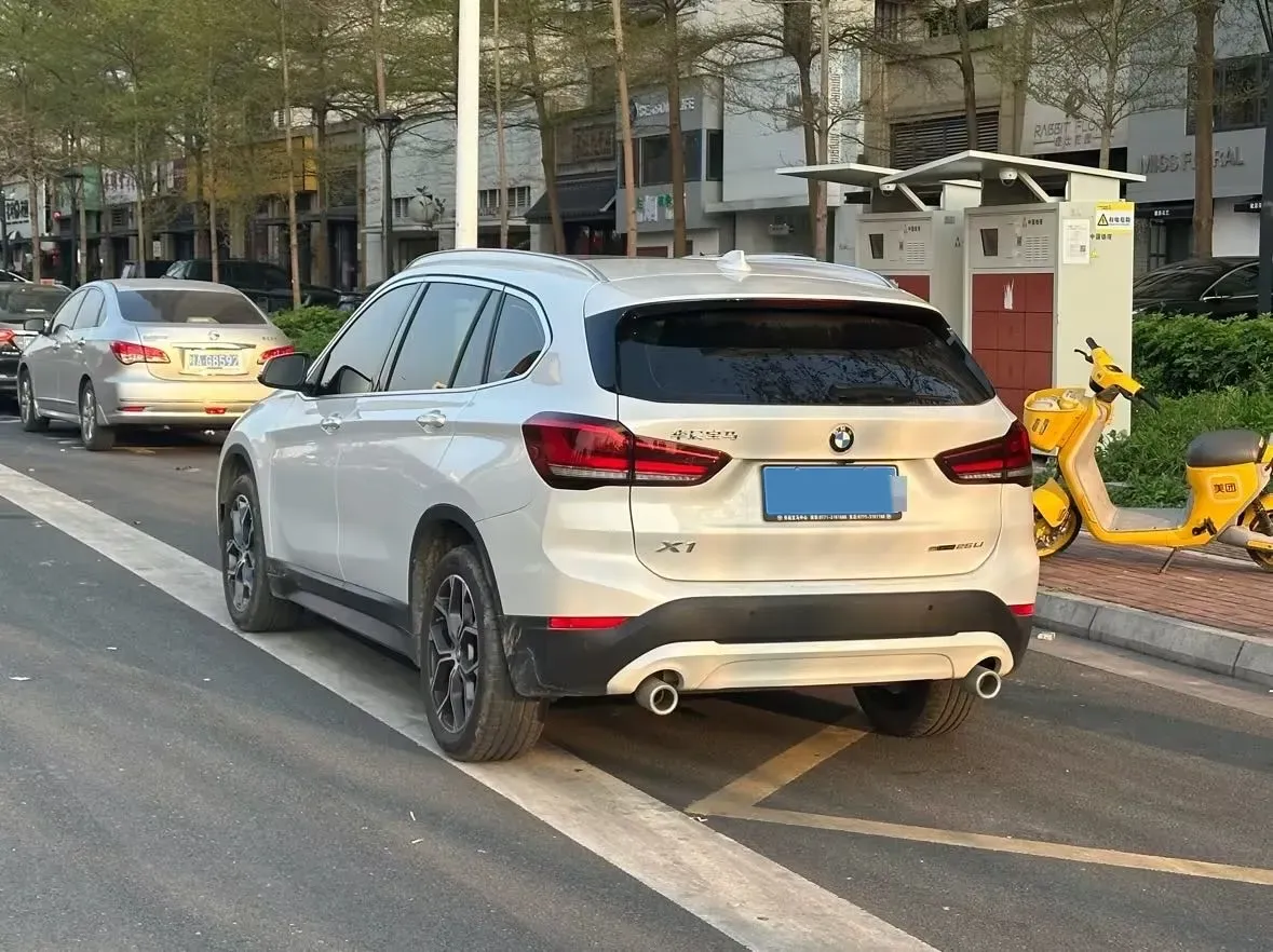 2022 BMW X1 2.0T 192HP L4 7DCT,autocango,china used car exporter,china ev exporter,chinese used car exporter,chinese used ev exporter