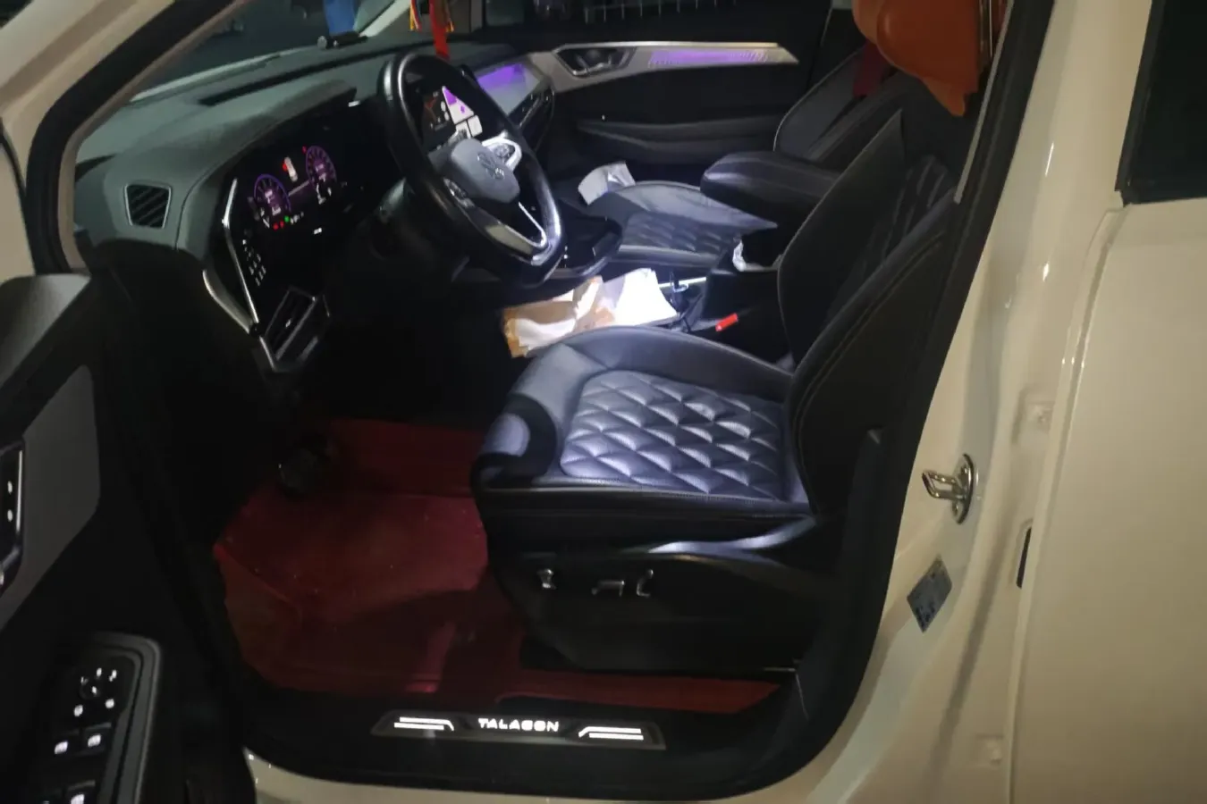 2022 Volkswagen Talagon 2.5T 299HP V6 7DCT,autocango,china used car exporter,china ev exporter,chinese used car exporter,chinese used ev exporter