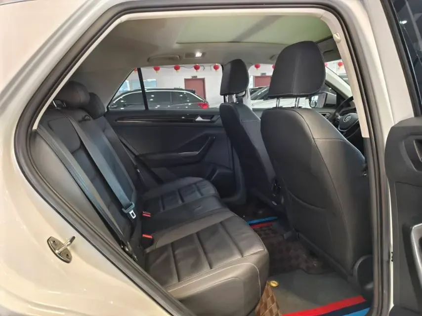 2022 Volkswagen T-Roc 1.4T 150HP L4 7DCT,autocango,china used car exporter,china ev exporter,chinese used car exporter,chinese used ev exporter