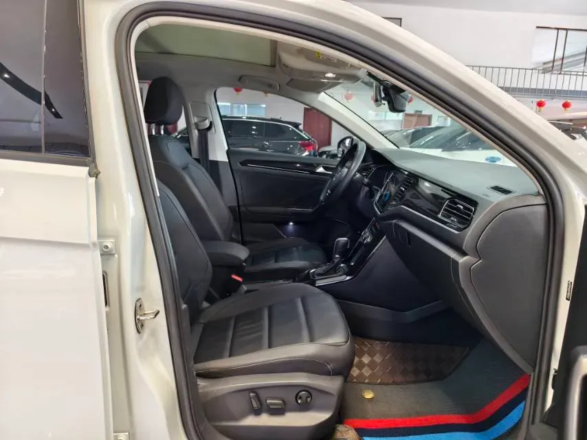 2022 Volkswagen T-Roc 1.4T 150HP L4 7DCT,autocango,china used car exporter,china ev exporter,chinese used car exporter,chinese used ev exporter