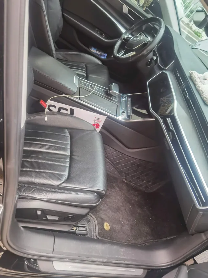 2021 Audi A6L 2.0T 224HP L4 7DCT,autocango,china used car exporter,china ev exporter,chinese used car exporter,chinese used ev exporter