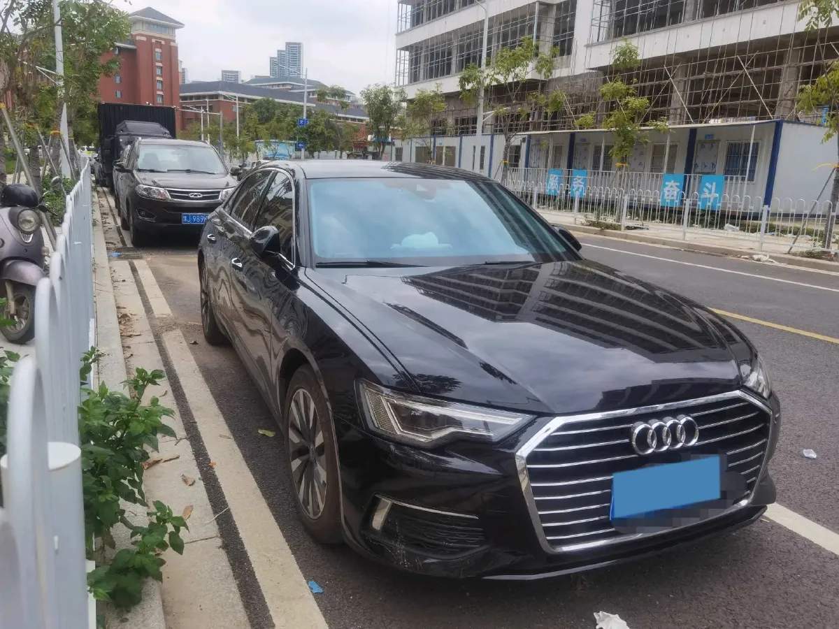 2021 Audi A6L 2.0T 224HP L4 7DCT,autocango,china used car exporter,china ev exporter,chinese used car exporter,chinese used ev exporter